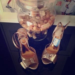 10/1 HP Champagne Peep Toe Pumps 10/1 HP Champagne Peep Toe Pumps