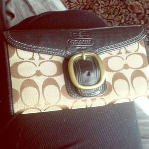 Authentic coach buckle wallet Authentic coach buckle wallet