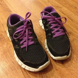 Nike Shoes - Nike free runs Nike Shoes - Nike free runs