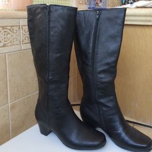 Clarks Shoes - Clark's black leather boots Clarks Shoes - Clark's black leather boots