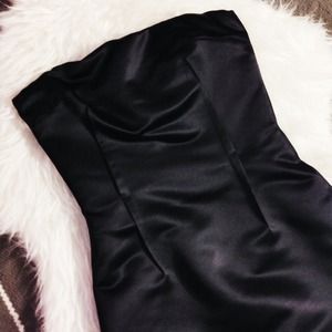 D&G Dresses & Skirts - SALE 🏡 D&G Black Strapless Dress D&G Dresses & Skirts - SALE 🏡 D&G Black Strapless Dress