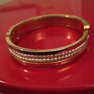 ⚪️Antique Gold & Pearl Bracelet⚪️ ⚪️Antique Gold & Pearl Bracelet⚪️