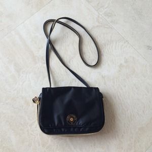 Authentic Henri Bendel black zipper crossbody Authentic Henri Bendel black zipper crossbody