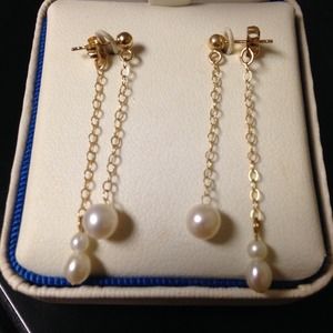 NWT Genuine Freshwater Pearl Drop Earrings NWT Genuine Freshwater Pearl Drop Earrings
