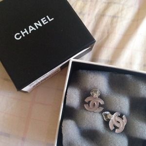 Chanel clip on earrings Chanel clip on earrings