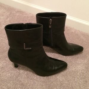Tahari TA-Parker black boots Tahari TA-Parker black boots