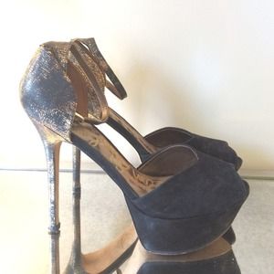 Sam Edelman Shoes - Sam Edelman Marina Gold/Black Sandals Sam Edelman Shoes - Sam Edelman Marina Gold/Black Sandals