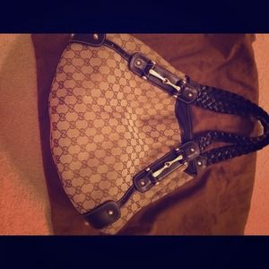 Gucci Pelham Hobo Bag Medium Gucci Pelham Hobo Bag Medium