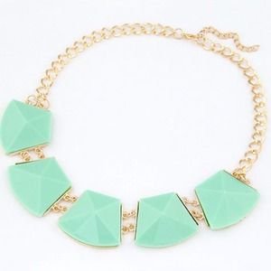 NEW Mint Linked Resin Gem Statement Necklace NEW Mint Linked Resin Gem Statement Necklace