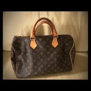 % Authentic Louis Vuitton Speedy 35 % Authentic Louis Vuitton Speedy 35