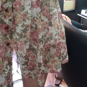 Brandy Melville Floral skirt Brandy Melville Floral skirt
