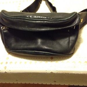 Reduced. Vintage Coach fanny pack hip pouch Reduced. Vintage Coach fanny pack hip pouch