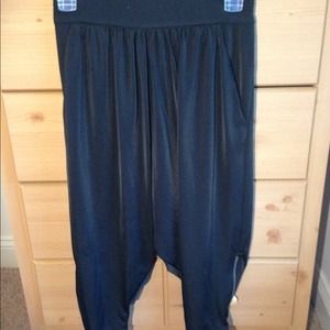 Forever 21 black Capri length harem pants Forever 21 black Capri length harem pants