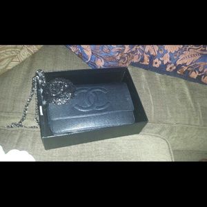 Authentic chanel black classic wallet on chain WOC Authentic chanel black classic wallet on chain WOC