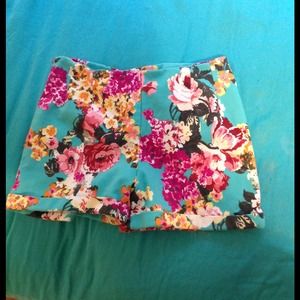 Brandy melville floral high waisted shorts Brandy melville floral high waisted shorts