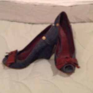 AUTHENTIC MIU MIU WEDGE PUMPS AUTHENTIC MIU MIU WEDGE PUMPS