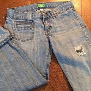 Abercrombie & Fitch Distressed &Destroyed Capris Abercrombie & Fitch Distressed &Destroyed Capris