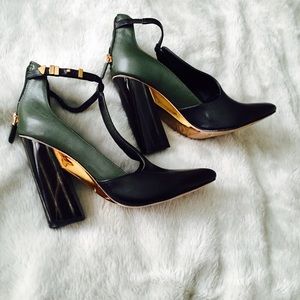 HP BCBG Cutout Pumps HP BCBG Cutout Pumps