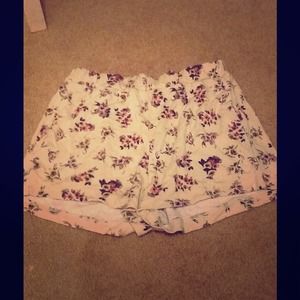 Brandy Melville Floral Shorts Brandy Melville Floral Shorts
