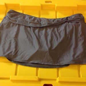 Antonio Melani Dresses & Skirts - New gray large swim skirt by Antonio Melani Antonio Melani Dresses & Skirts - New gray large swim skirt by Antonio Melani