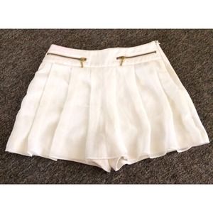 ZARA BASIC White Skort w/ Zippers ZARA BASIC White Skort w/ Zippers
