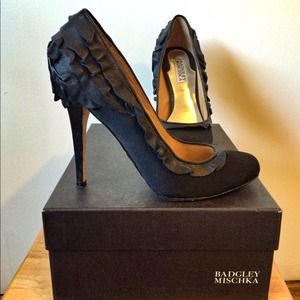 Badgley Mischka Black Ruffle Heels Badgley Mischka Black Ruffle Heels