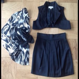 Elizabeth James Black Crop Blazer Vest Elizabeth James Black Crop Blazer Vest