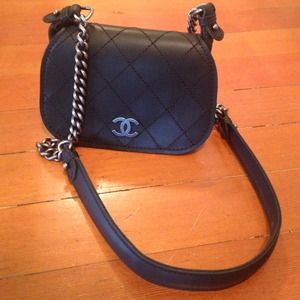 Authentic Chanel CB-Host Pick Authentic Chanel CB-Host Pick