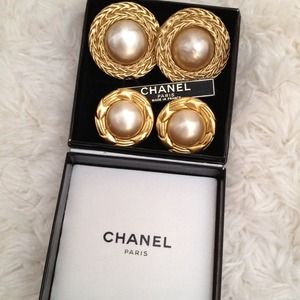 % Authentic Vintage Chanel Clip-on Earrings % Authentic Vintage Chanel Clip-on Earrings
