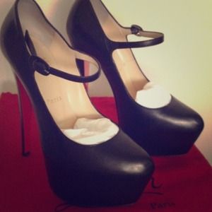 Authentic Christian Louboutin Lady Daf. Authentic Christian Louboutin Lady Daf.