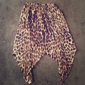 Leopard Print Flowy Chiffon Skirt XS NWT Leopard Print Flowy Chiffon Skirt XS NWT