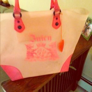 Authentic juicy couture large pink summer tote Authentic juicy couture large pink summer tote