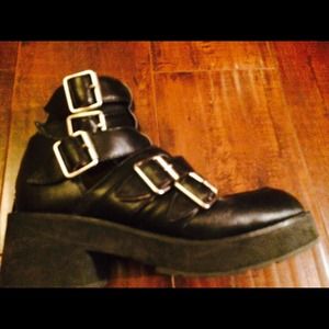 Black buckled Jeffrey Campbell boots Black buckled Jeffrey Campbell boots