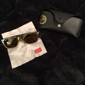 Ray-Ban Accessories - Authentic! Wayfarer sunglasses 52 Ray-Ban Accessories - Authentic! Wayfarer sunglasses 52