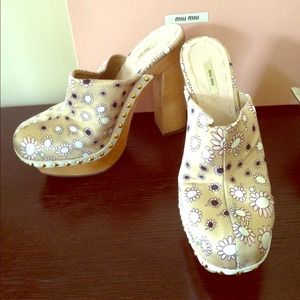 Miu Miu silk and wood clogs!!! Cute! Miu Miu silk and wood clogs!!! Cute!