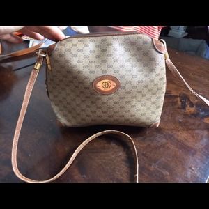 Gucci Handbags - Vintage Gucci Shoulder bag/Crossbody Gucci Handbags - Vintage Gucci Shoulder bag/Crossbody