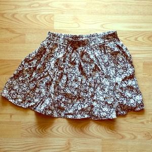 Brandy Melville floral skirt Brandy Melville floral skirt