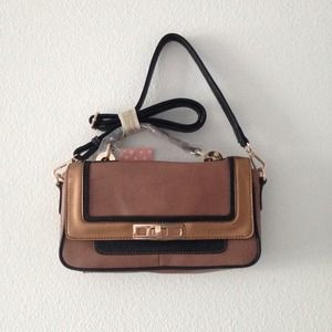 Brown vegan leather crossbody Brown vegan leather crossbody