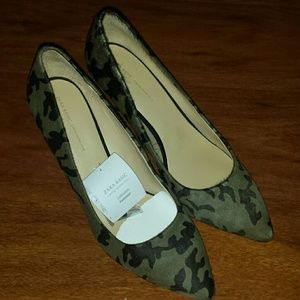 *HOST PICK* (9/26) Zara Camo Print Pump *HOST PICK* (9/26) Zara Camo Print Pump