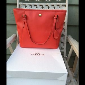 NWT Coach Peyton Leather Zip TOP Tote Handbag RED NWT Coach Peyton Leather Zip TOP Tote Handbag RED