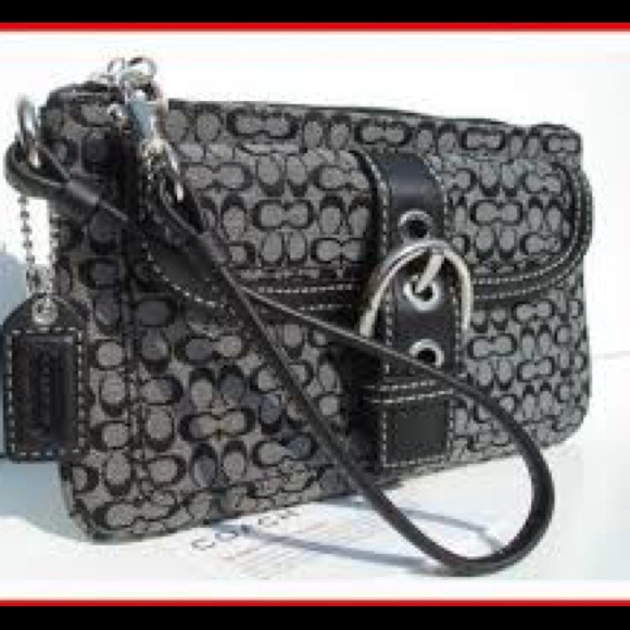 coach wristlets 20