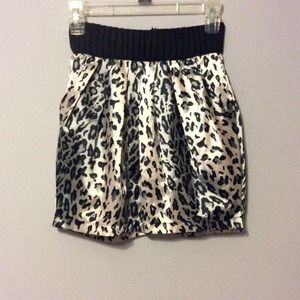 White and black leopard print skirt White and black leopard print skirt