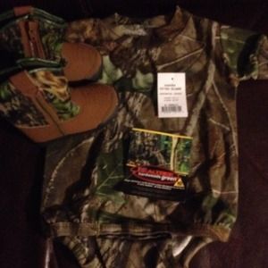 NWT RealTree Camo Onesie & Boots sz 2 shirt NWT RealTree Camo Onesie & Boots sz 2 shirt
