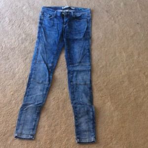 Bright blue acid wash stretchy jeans Bright blue acid wash stretchy jeans