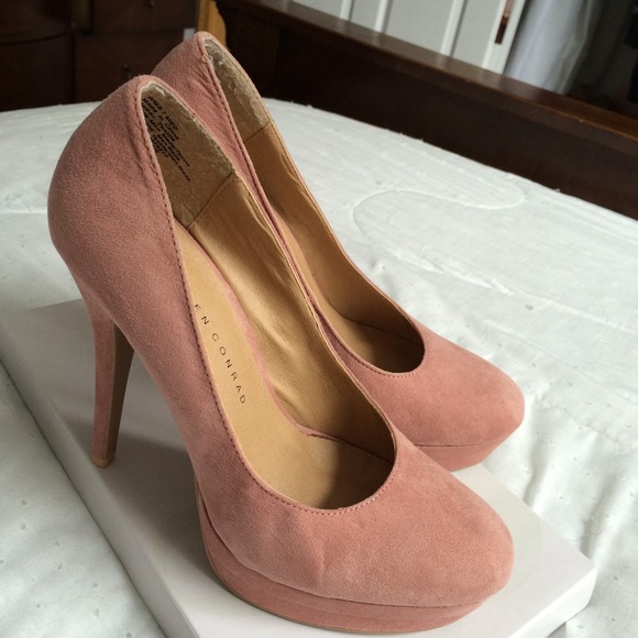 75 off LC Lauren Conrad Shoes Lauren Conrad Suede Pink Pumps from