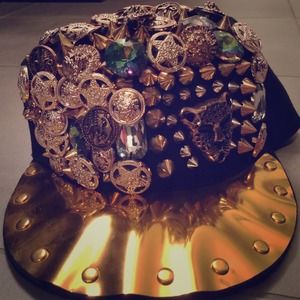 LF Stores Accessories - LF stores boutique Jaguar super FLY gold pin HAT LF Stores Accessories - LF stores boutique Jaguar super FLY gold pin HAT