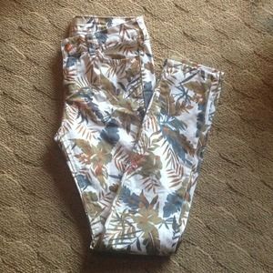 Will be donating! $13 Zara floral pants Will be donating! $13 Zara floral pants