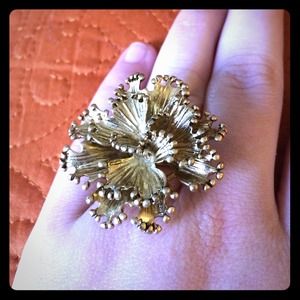 Jcrew gold flower ring Jcrew gold flower ring