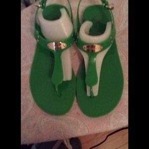 Green plate t strap jelly sandal Green plate t strap jelly sandal