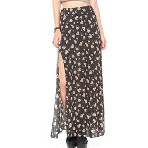 Brandy Melville Floral Maxi Skirt Brandy Melville Floral Maxi Skirt
